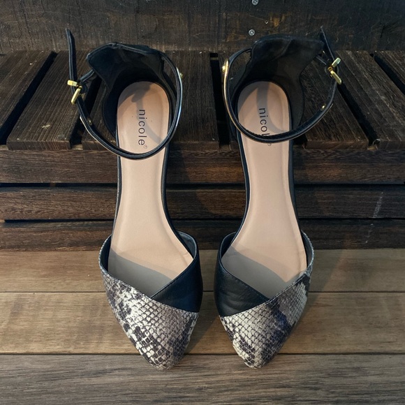 Nicole Sandals with Snake Skin Design - Picture 5 of 5